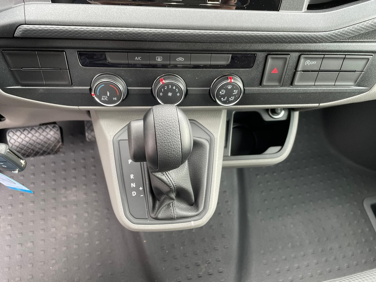 Panel van Volkswagen T6.1 Transporter Kasten lang 4M MFL LED TEMPOMAT: picture 17