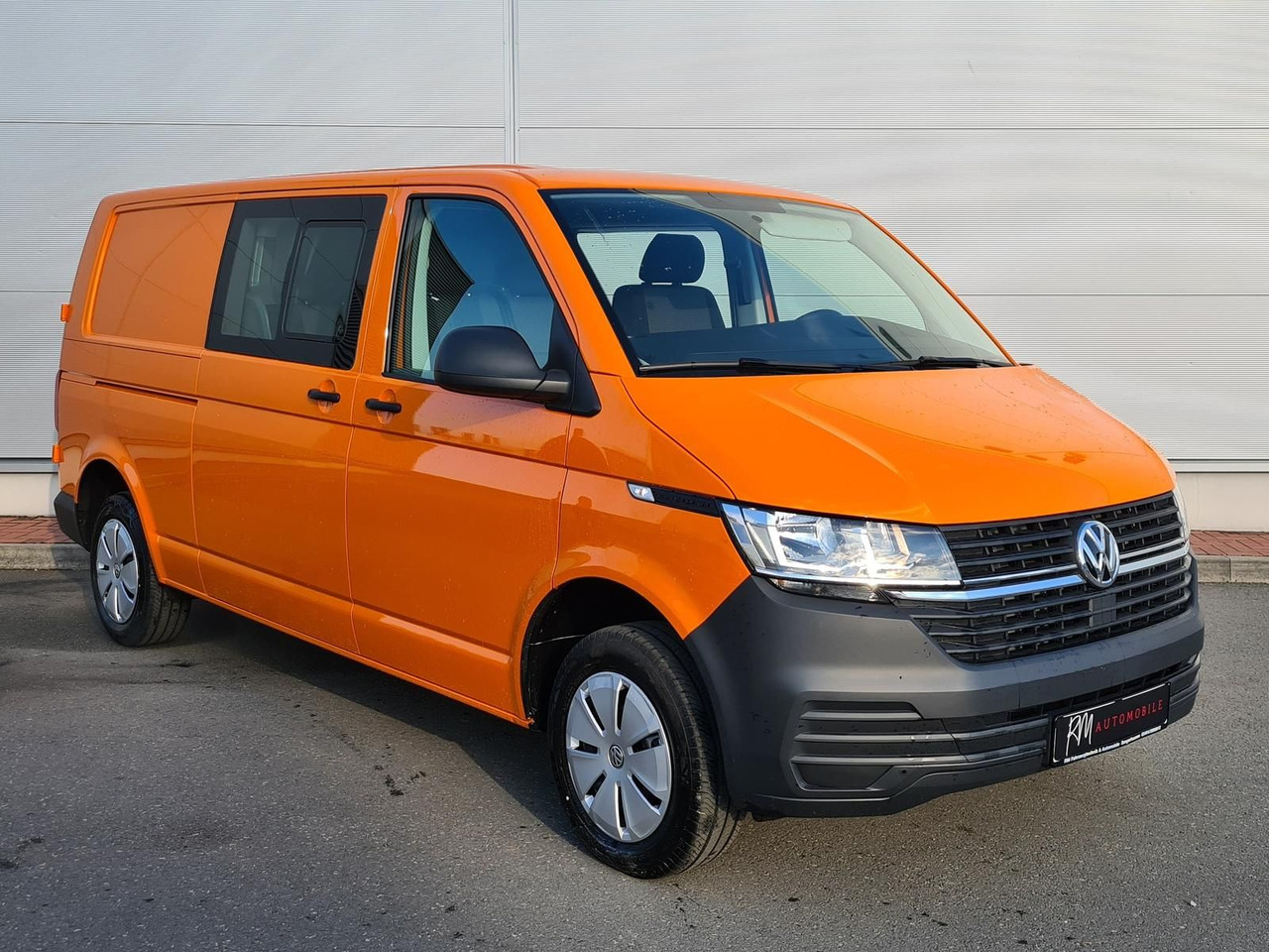 Volkswagen T6.1 Transporter MIXTO lang LED PDC KLIMA SITZH - Car: picture 2 Volkswagen T6.1 Transporter MIXTO lang LED PDC KLIMA SITZH - Car: picture 2