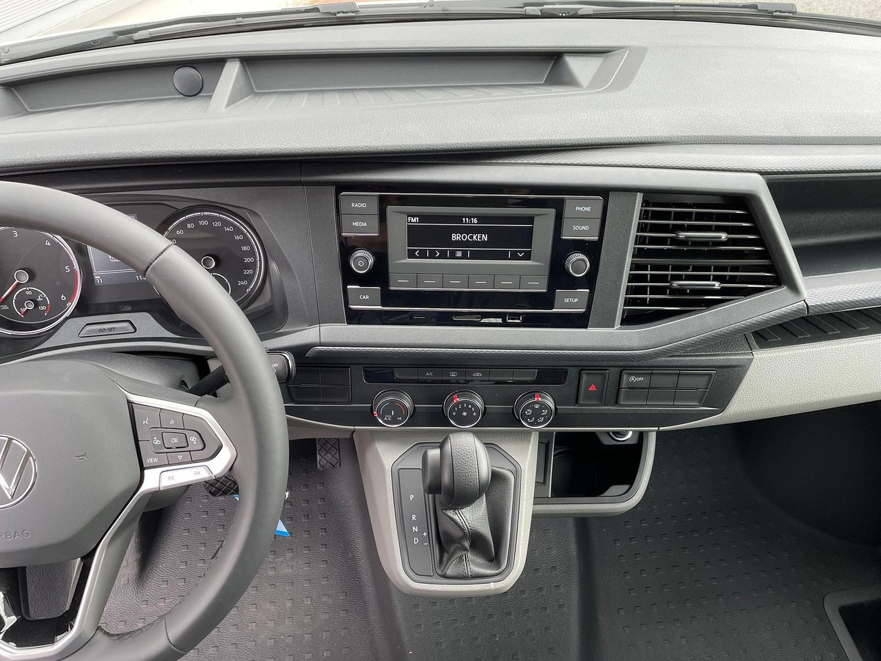 Passenger van Volkswagen T6.1 Transporter Mixto lang 4M MFL LED TEMPOMAT: picture 15 Passenger van Volkswagen T6.1 Transporter Mixto lang 4M MFL LED TEMPOMAT: picture 15