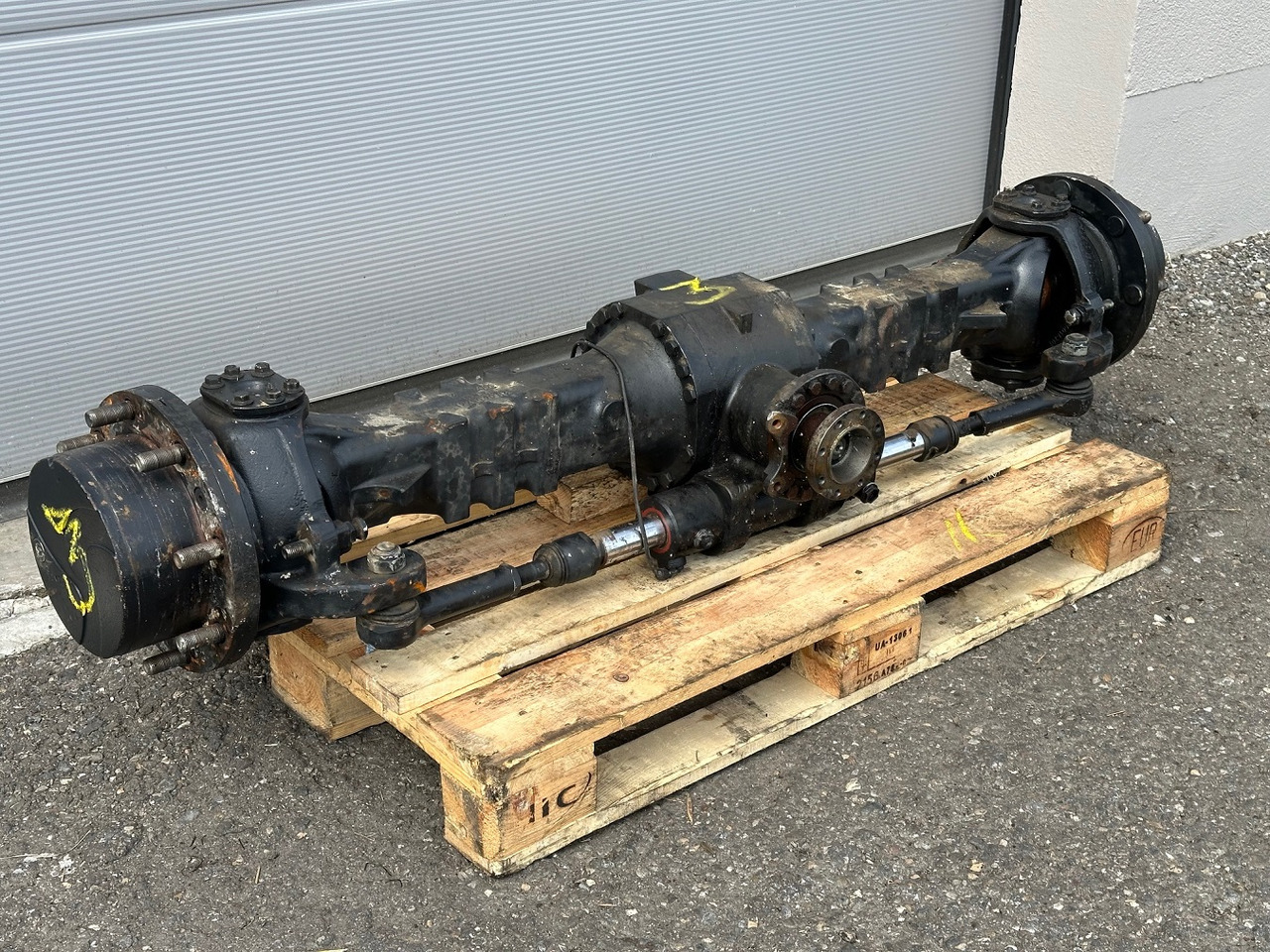 Dana Spicer Vorderachse-Planetenachse Typ:211/233-004. Kramer-Nr.1000304468. Ratio:1/13,714 #1000304468.03# - Axle and parts for Loader: picture 3 Dana Spicer Vorderachse-Planetenachse Typ:211/233-004. Kramer-Nr.1000304468. Ratio:1/13,714 #1000304468.03# - Axle and parts for Loader: picture 3