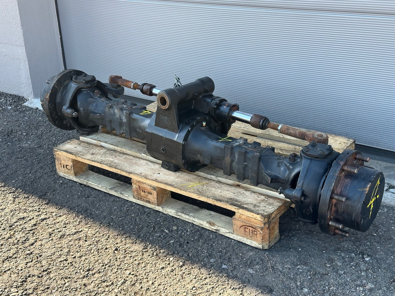 Dana Spicer Vorderachse-Planetenachse Typ:211/233-004. Kramer-Nr.1000304468. Ratio:1/13,714 #1000304468.04# - Axle and parts for Loader: picture 5 Dana Spicer Vorderachse-Planetenachse Typ:211/233-004. Kramer-Nr.1000304468. Ratio:1/13,714 #1000304468.04# - Axle and parts for Loader: picture 5