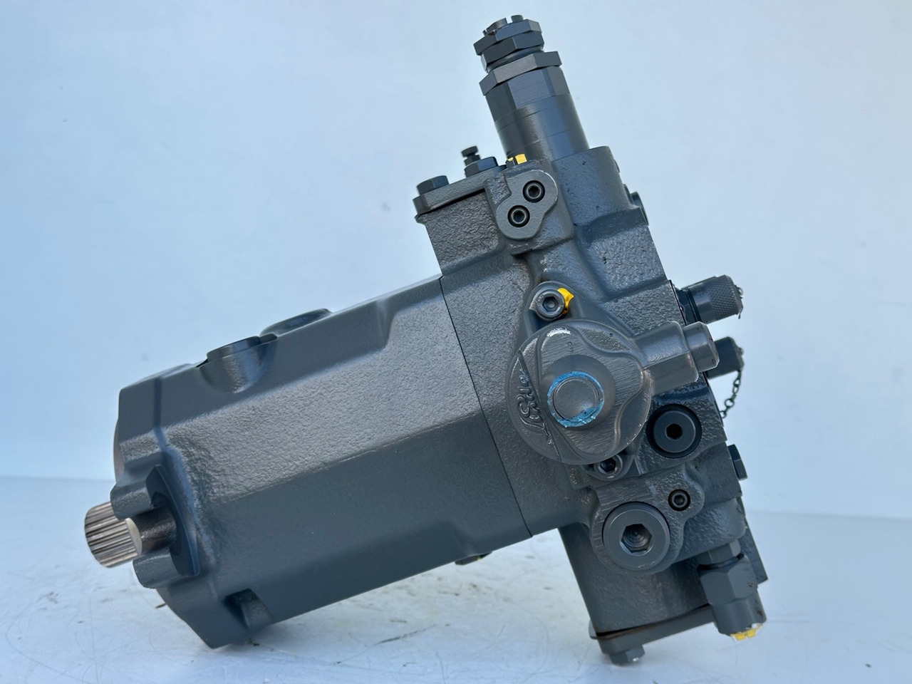 LIEBHERR - LINDE Original Hydromotor Typ:HMF75-02 2560 G 03 mit ID-Nr.10007106. A914 B-LI, A914 LI, A924 B-LI, A924 LI, MG15, MBG12, MG20, MFG10, BG12H #HYX293G00103# - Hydraulic motor for Wheel excavator: picture 5 LIEBHERR - LINDE Original Hydromotor Typ:HMF75-02 2560 G 03 mit ID-Nr.10007106. A914 B-LI, A914 LI, A924 B-LI, A924 LI, MG15, MBG12, MG20, MFG10, BG12H #HYX293G00103# - Hydraulic motor for Wheel excavator: picture 5