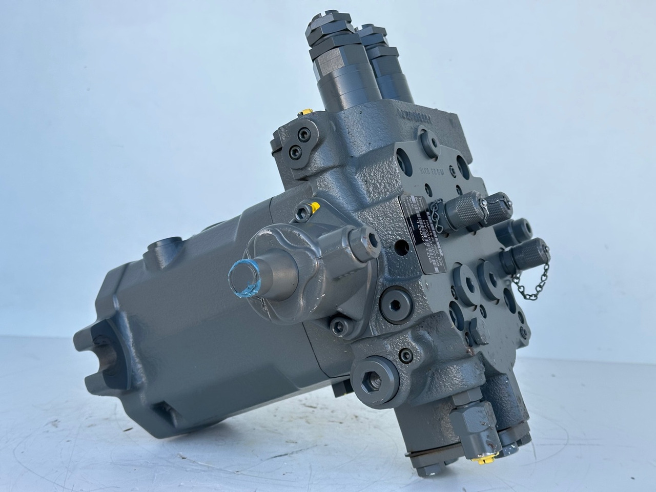 LIEBHERR - LINDE Original Hydromotor Typ:HMF75-02 2560 G 03 mit ID-Nr.10007106. A914 B-LI, A914 LI, A924 B-LI, A924 LI, MG15, MBG12, MG20, MFG10, BG12H #HYX293G00103# - Hydraulic motor for Wheel excavator: picture 4 LIEBHERR - LINDE Original Hydromotor Typ:HMF75-02 2560 G 03 mit ID-Nr.10007106. A914 B-LI, A914 LI, A924 B-LI, A924 LI, MG15, MBG12, MG20, MFG10, BG12H #HYX293G00103# - Hydraulic motor for Wheel excavator: picture 4