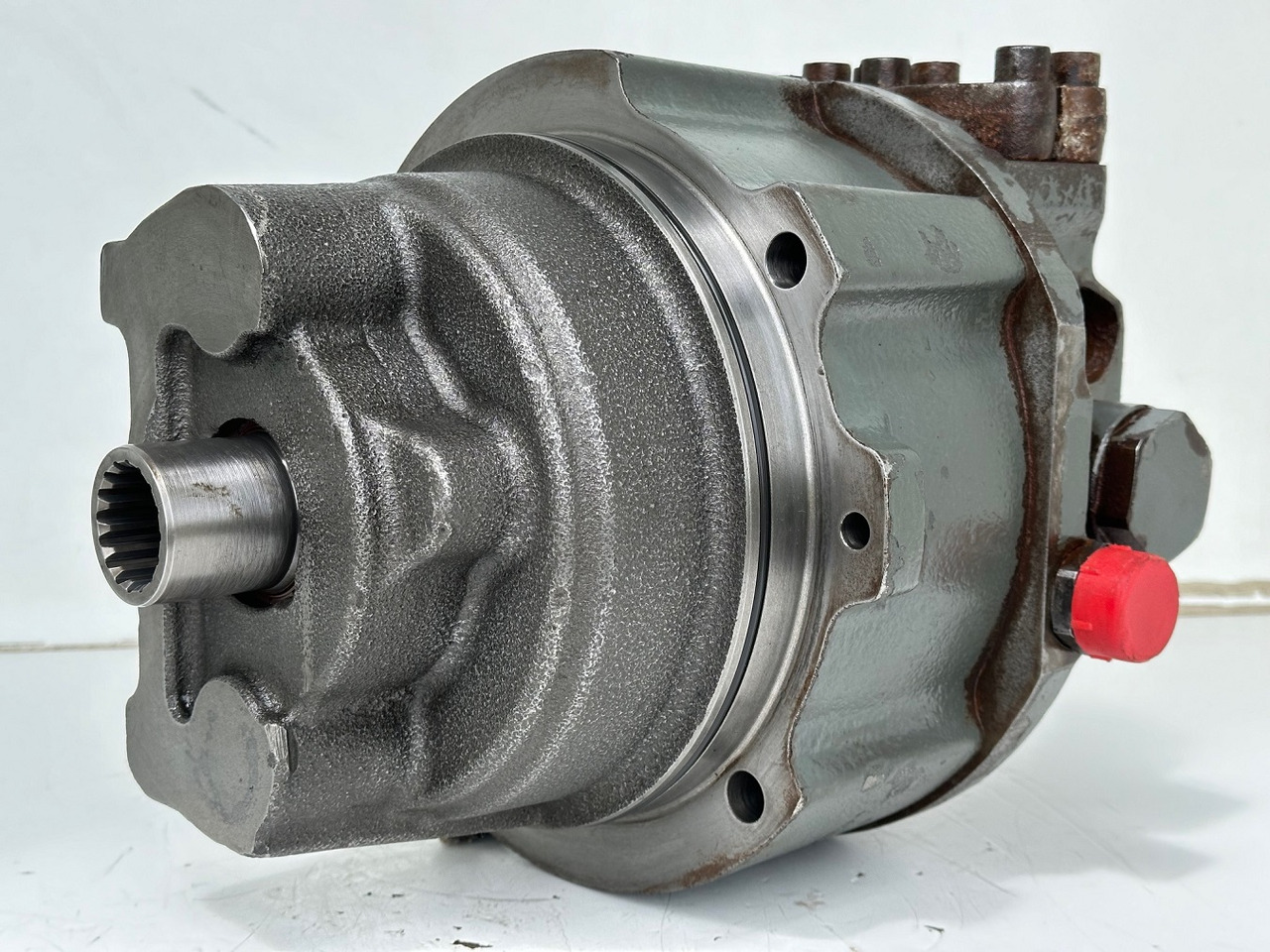 Liebherr Hydraulikeinbaumotor CMVE O 108. ID-Nr.10118562 - ID-Nr.10132610 - ID-Nr.10129048. LOS1916, LOS916, LOS926, R906, R916, R918, R920, R922, R924, R926COMP, R926, R936. #28314# - Hydraulic motor for Construction machinery: picture 2 Liebherr Hydraulikeinbaumotor CMVE O 108. ID-Nr.10118562 - ID-Nr.10132610 - ID-Nr.10129048. LOS1916, LOS916, LOS926, R906, R916, R918, R920, R922, R924, R926COMP, R926, R936. #28314# - Hydraulic motor for Construction machinery: picture 2