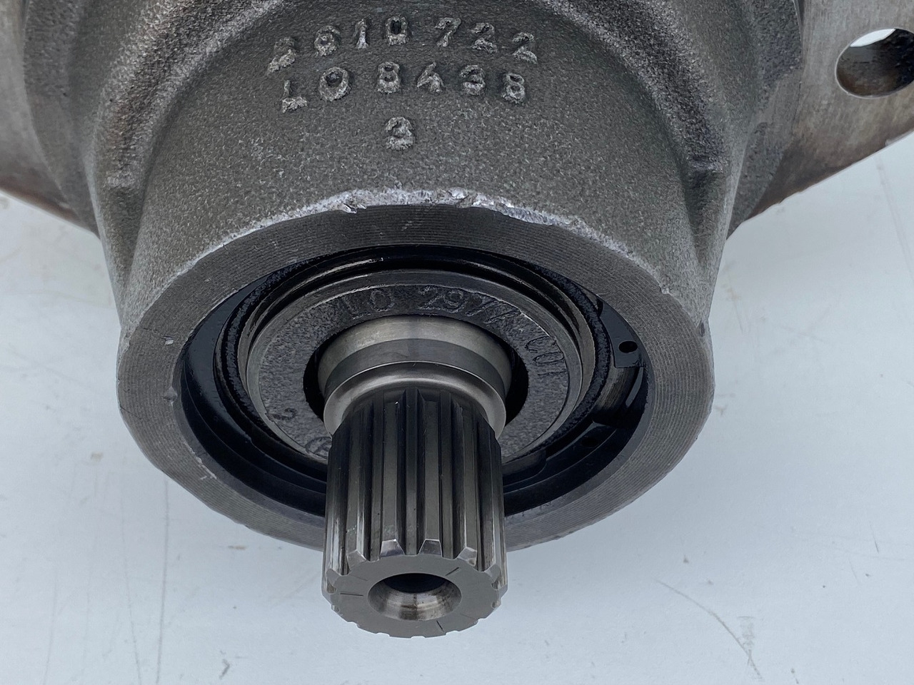 Hydraulic motor for Wheel excavator Liebherr Hydraulikeinbaumotor FMF045, ID-Nr.10132702. A924, LH30C, LH30M, LH35M, LH35MT, LH40C, LH40CP, LH40M, LH40MP, LH50CHR, LH50M, LH50MHR, LH50MT. #33179#: picture 11 Hydraulic motor for Wheel excavator Liebherr Hydraulikeinbaumotor FMF045, ID-Nr.10132702. A924, LH30C, LH30M, LH35M, LH35MT, LH40C, LH40CP, LH40M, LH40MP, LH50CHR, LH50M, LH50MHR, LH50MT. #33179#: picture 11