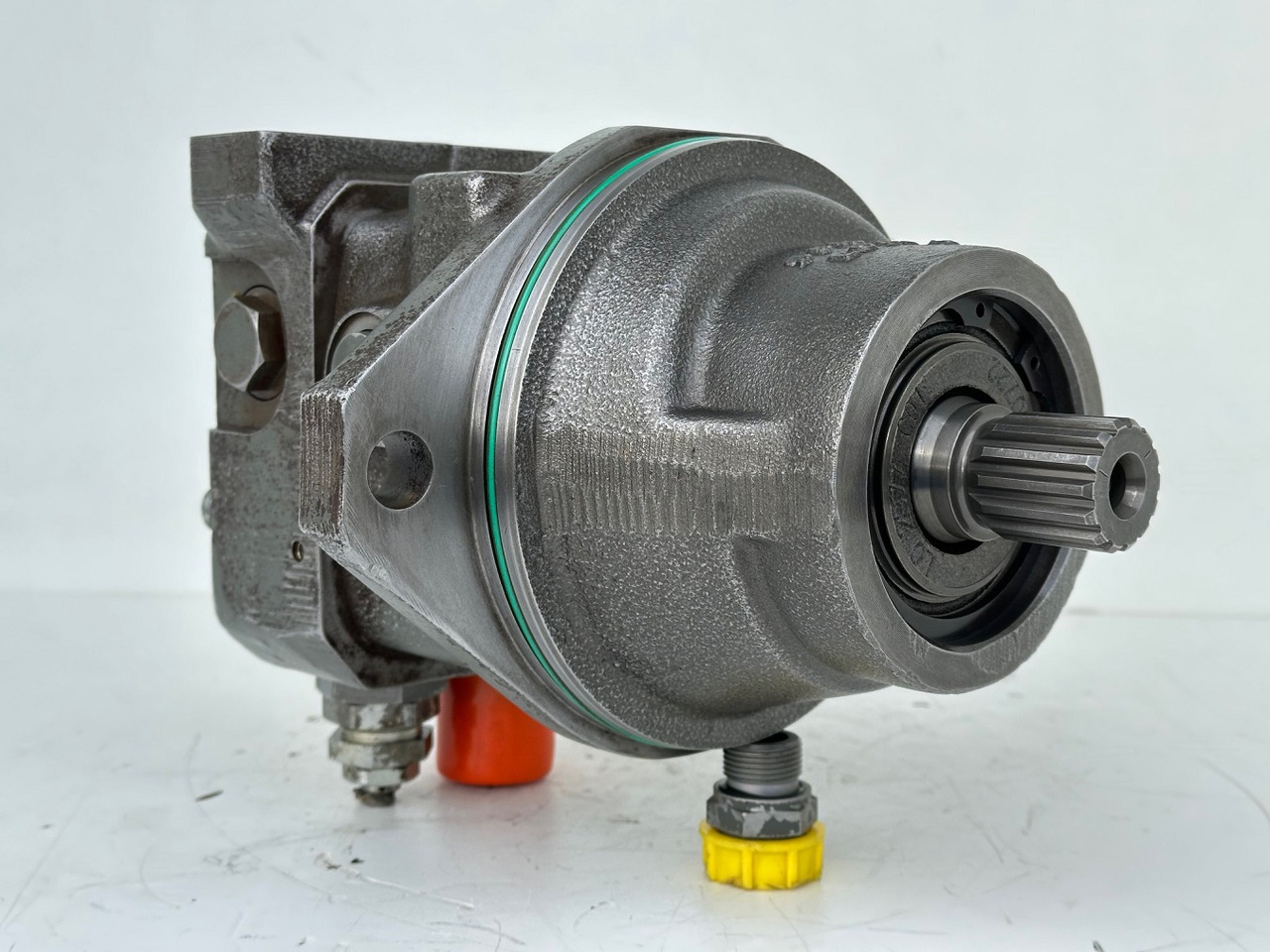 Liebherr Hydraulikeinbaumotor Typ:FMF045. ID-Nr.9075181 - ID-Nr.10125041 - ID-Nr.10125043. A309, A311, A312, A314, A316, A900, A904, A918, R313, R317, R900, R904. #10125043.39905# - Hydraulic motor for Crawler excavator: picture 2 Liebherr Hydraulikeinbaumotor Typ:FMF045. ID-Nr.9075181 - ID-Nr.10125041 - ID-Nr.10125043. A309, A311, A312, A314, A316, A900, A904, A918, R313, R317, R900, R904. #10125043.39905# - Hydraulic motor for Crawler excavator: picture 2