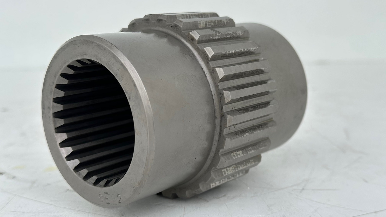 Liebherr Lamellenträger ID-Nr.9443788 - ID-Nr.944378803.  FAT550, FAT550P046, FAT550P050, FAT600P081, FAT1000/102.  #9443788.2374# - Undercarriage parts for Construction machinery: picture 1 Liebherr Lamellenträger ID-Nr.9443788 - ID-Nr.944378803.  FAT550, FAT550P046, FAT550P050, FAT600P081, FAT1000/102.  #9443788.2374# - Undercarriage parts for Construction machinery: picture 1