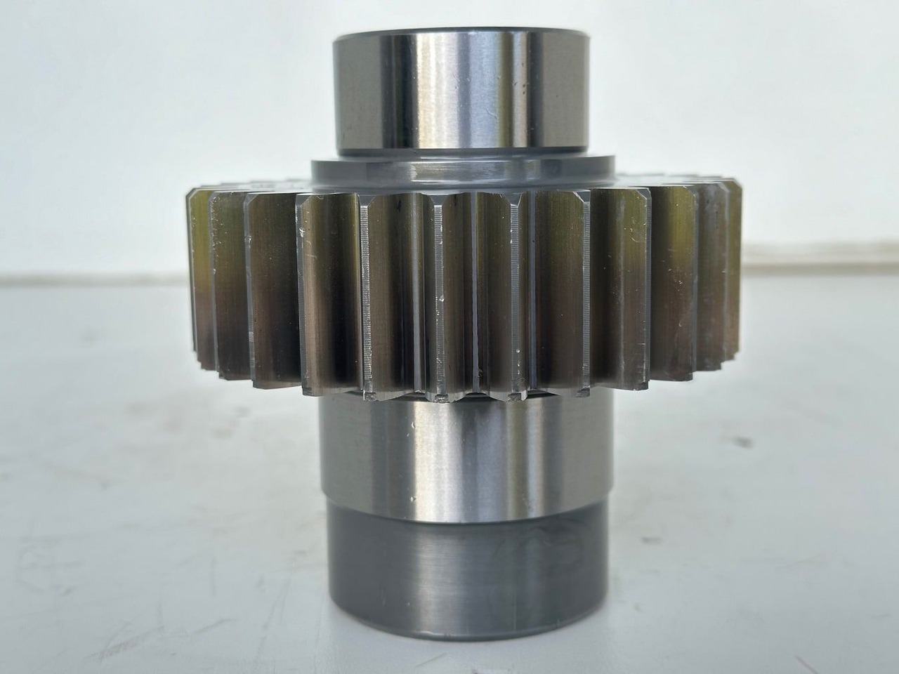 Liebherr Stirnrad ID-Nr.9080174. Pumpenverteilergetriebe Typ:PVG351 B 382. A944, E934, EP934, EP944, ER934, ER944, LOS934, P944, R944. #9080174.01# - Gearbox for Construction machinery: picture 4 Liebherr Stirnrad ID-Nr.9080174. Pumpenverteilergetriebe Typ:PVG351 B 382. A944, E934, EP934, EP944, ER934, ER944, LOS934, P944, R944. #9080174.01# - Gearbox for Construction machinery: picture 4