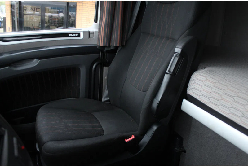 Tractor unit DAF XF 106.480 * RETARDER * BIG TANK * 4X2 * BIG SPACE *: picture 19 Tractor unit DAF XF 106.480 * RETARDER * BIG TANK * 4X2 * BIG SPACE *: picture 19