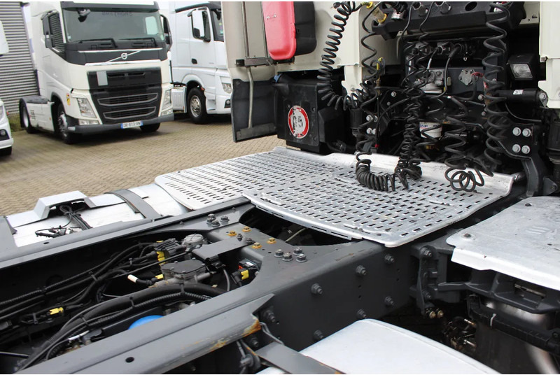 Tractor unit DAF XF 106.480 * RETARDER * BIG TANK * 4X2 * BIG SPACE *: picture 10 Tractor unit DAF XF 106.480 * RETARDER * BIG TANK * 4X2 * BIG SPACE *: picture 10