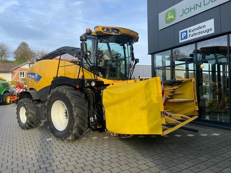 New Holland FR 450  - Forage harvester: picture 1 New Holland FR 450  - Forage harvester: picture 1