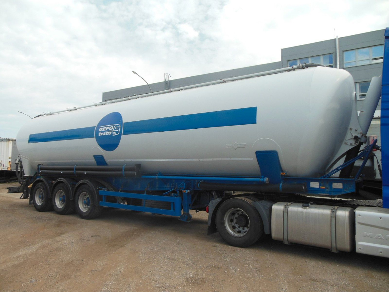 Spitzer SK 2460 CAL, 60.000 L - Silo semi-trailer: picture 2 Spitzer SK 2460 CAL, 60.000 L - Silo semi-trailer: picture 2