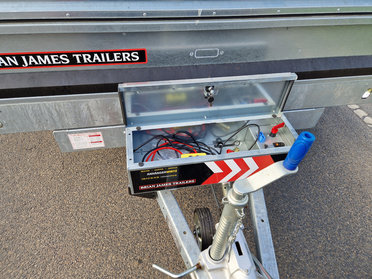 Brian James Trailer Tipper 400x200x100cm Aufsatz elektro blackline LED Tridem 3500kg Modell 24 - Tipper trailer: picture 5 Brian James Trailer Tipper 400x200x100cm Aufsatz elektro blackline LED Tridem 3500kg Modell 24 - Tipper trailer: picture 5