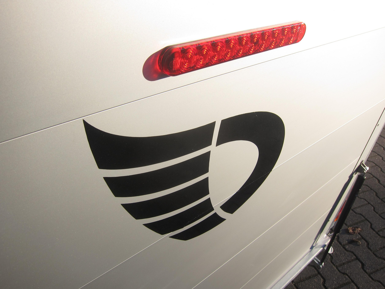 Cargo Roadster 500 312x167x199cm Alu Poly white Seitentür Pullman 100km/H 2000kg - Closed box trailer: picture 4 Cargo Roadster 500 312x167x199cm Alu Poly white Seitentür Pullman 100km/H 2000kg - Closed box trailer: picture 4