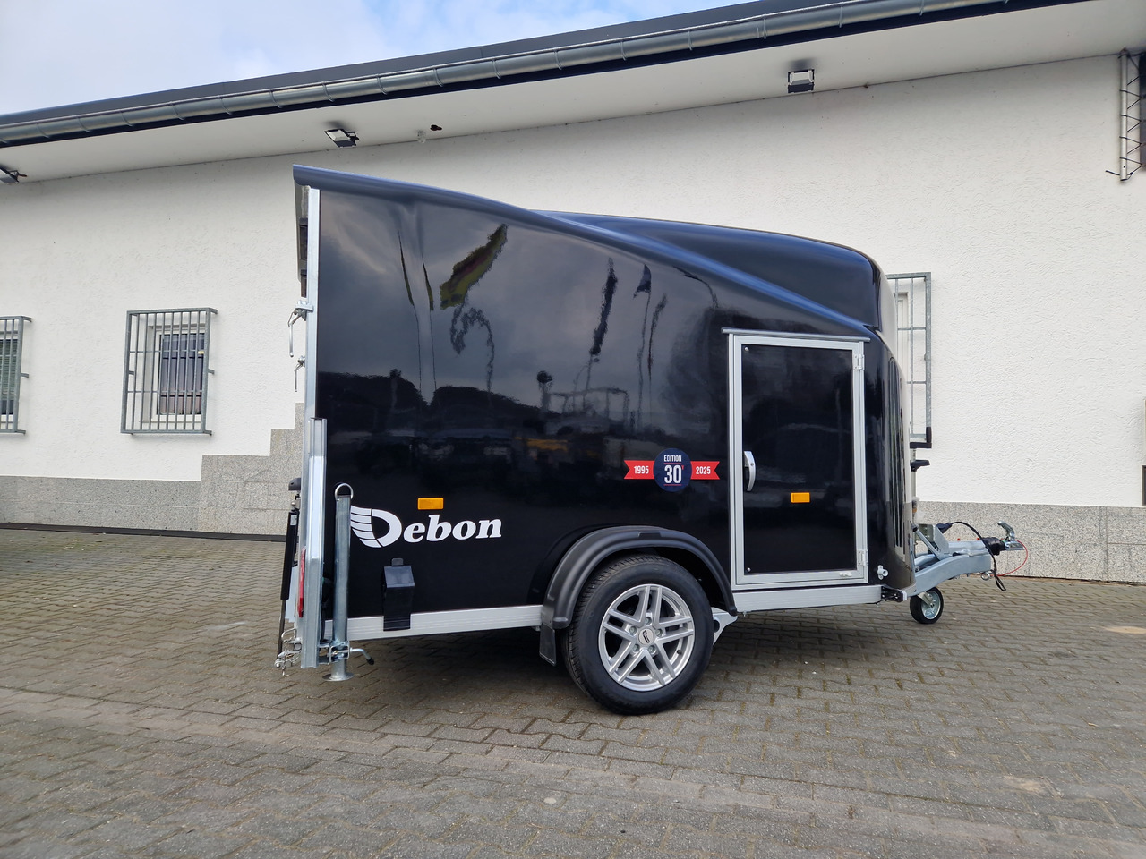 Debon Cargo 1300 300x152x168cm black Seitentür Alufelgen silver Pullman II 100km/H 1300kg Modell 25 - Car trailer: picture 4 Debon Cargo 1300 300x152x168cm black Seitentür Alufelgen silver Pullman II 100km/H 1300kg Modell 25 - Car trailer: picture 4