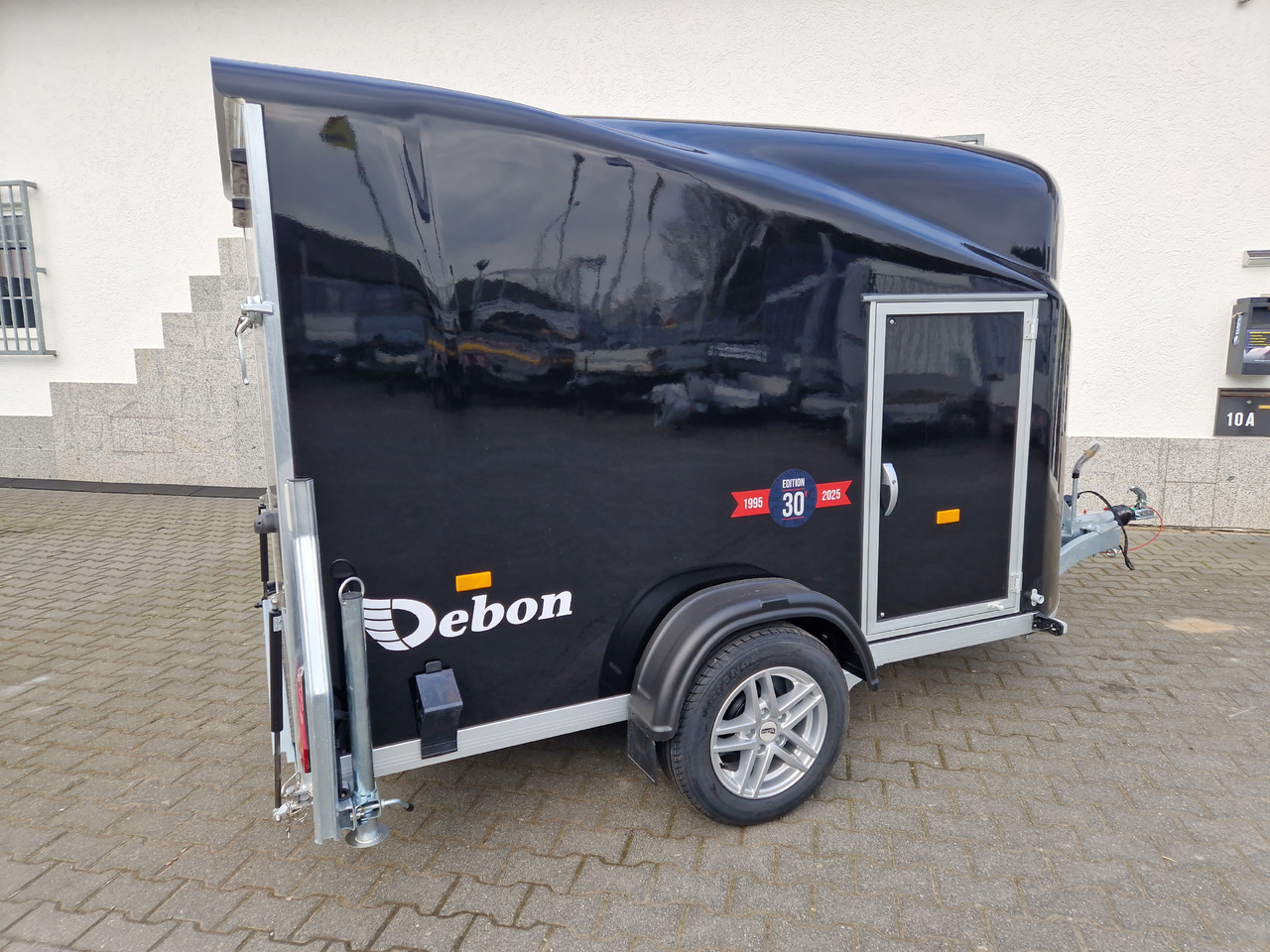 Debon Cargo 1300 300x152x168cm black Seitentür Alufelgen silver Pullman II 100km/H 1300kg Modell 25 - Car trailer: picture 5 Debon Cargo 1300 300x152x168cm black Seitentür Alufelgen silver Pullman II 100km/H 1300kg Modell 25 - Car trailer: picture 5