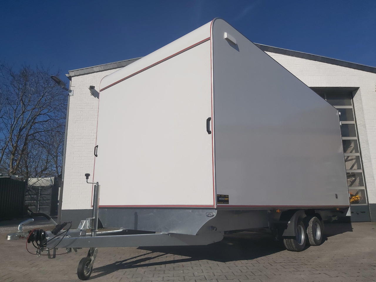 Hochlader Koffer TFSP 470T.00 470x220x210cm aero Zurrsystem 10" 100km/H 2700kg - Closed box trailer: picture 3 Hochlader Koffer TFSP 470T.00 470x220x210cm aero Zurrsystem 10" 100km/H 2700kg - Closed box trailer: picture 3