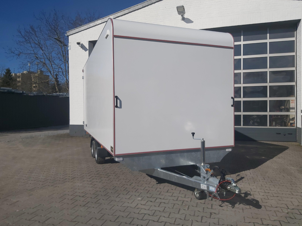 Hochlader Koffer TFSP 470T.00 470x220x210cm aero Zurrsystem 10" 100km/H 2700kg - Closed box trailer: picture 4 Hochlader Koffer TFSP 470T.00 470x220x210cm aero Zurrsystem 10" 100km/H 2700kg - Closed box trailer: picture 4