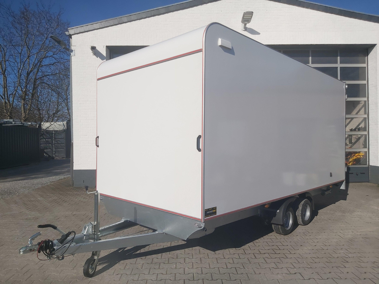 Hochlader Koffer TFSP 470T.00 470x220x210cm aero Zurrsystem 10" 100km/H 2700kg - Closed box trailer: picture 2 Hochlader Koffer TFSP 470T.00 470x220x210cm aero Zurrsystem 10" 100km/H 2700kg - Closed box trailer: picture 2