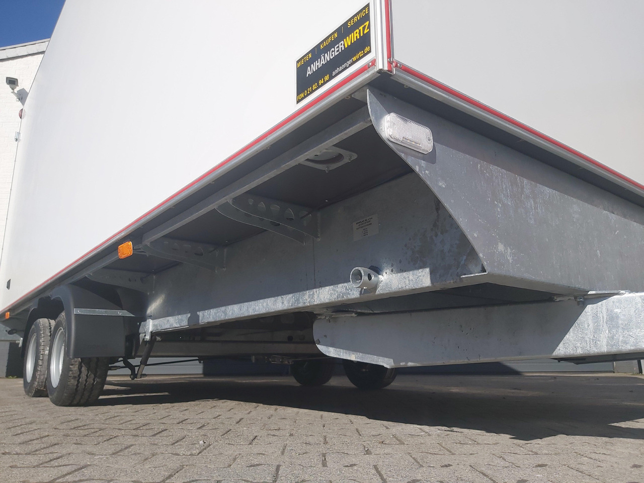 Hochlader Koffer TFSP 470T.00 470x220x210cm aero Zurrsystem 10" 100km/H 2700kg - Closed box trailer: picture 5 Hochlader Koffer TFSP 470T.00 470x220x210cm aero Zurrsystem 10" 100km/H 2700kg - Closed box trailer: picture 5
