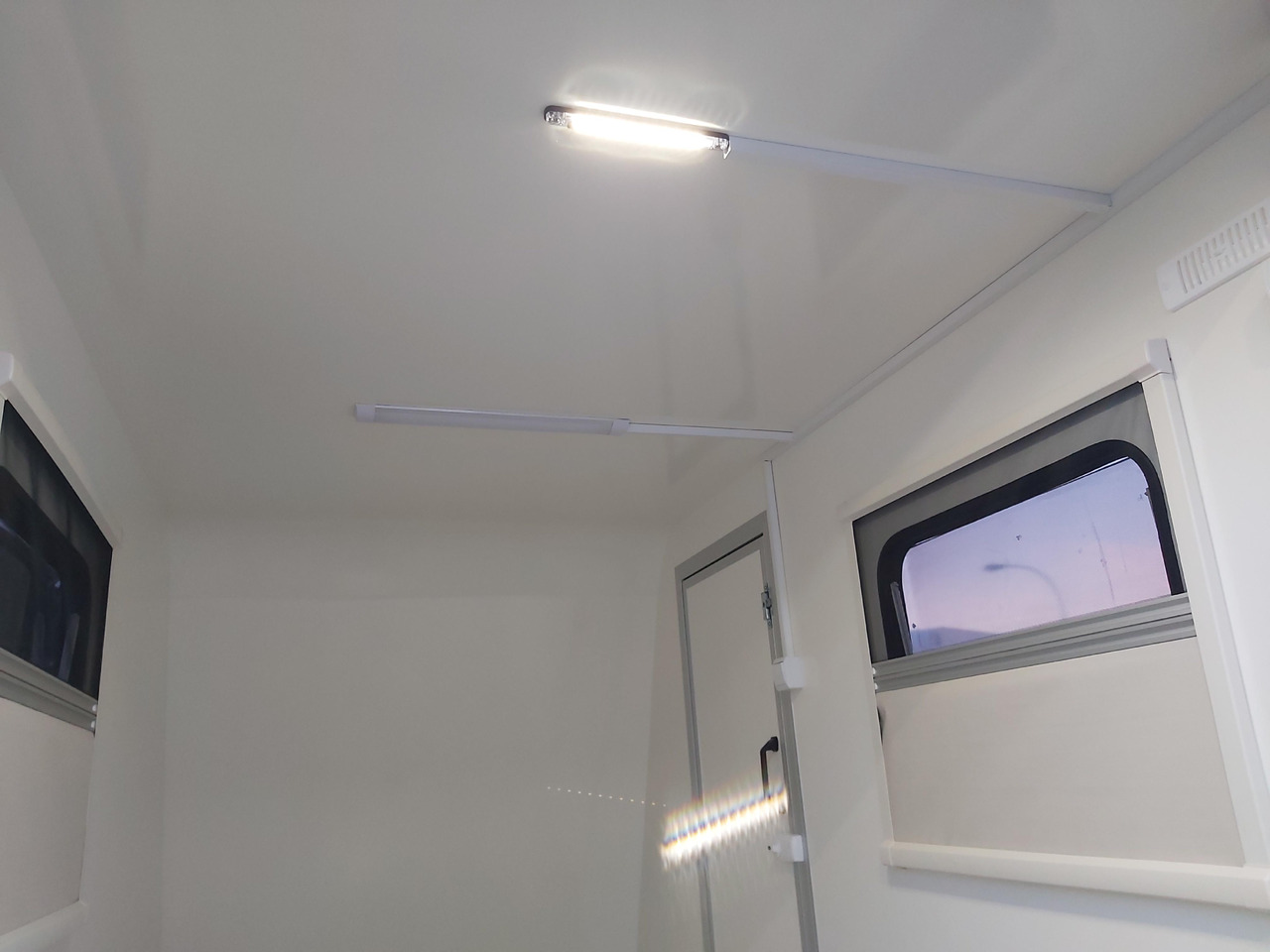 Caravan Kargo Camp TFS S Midi+ 320x150x180cm aero Seitentür Rampe Fenster+ 230V 12V 750kg Bremse 100km/H: picture 11