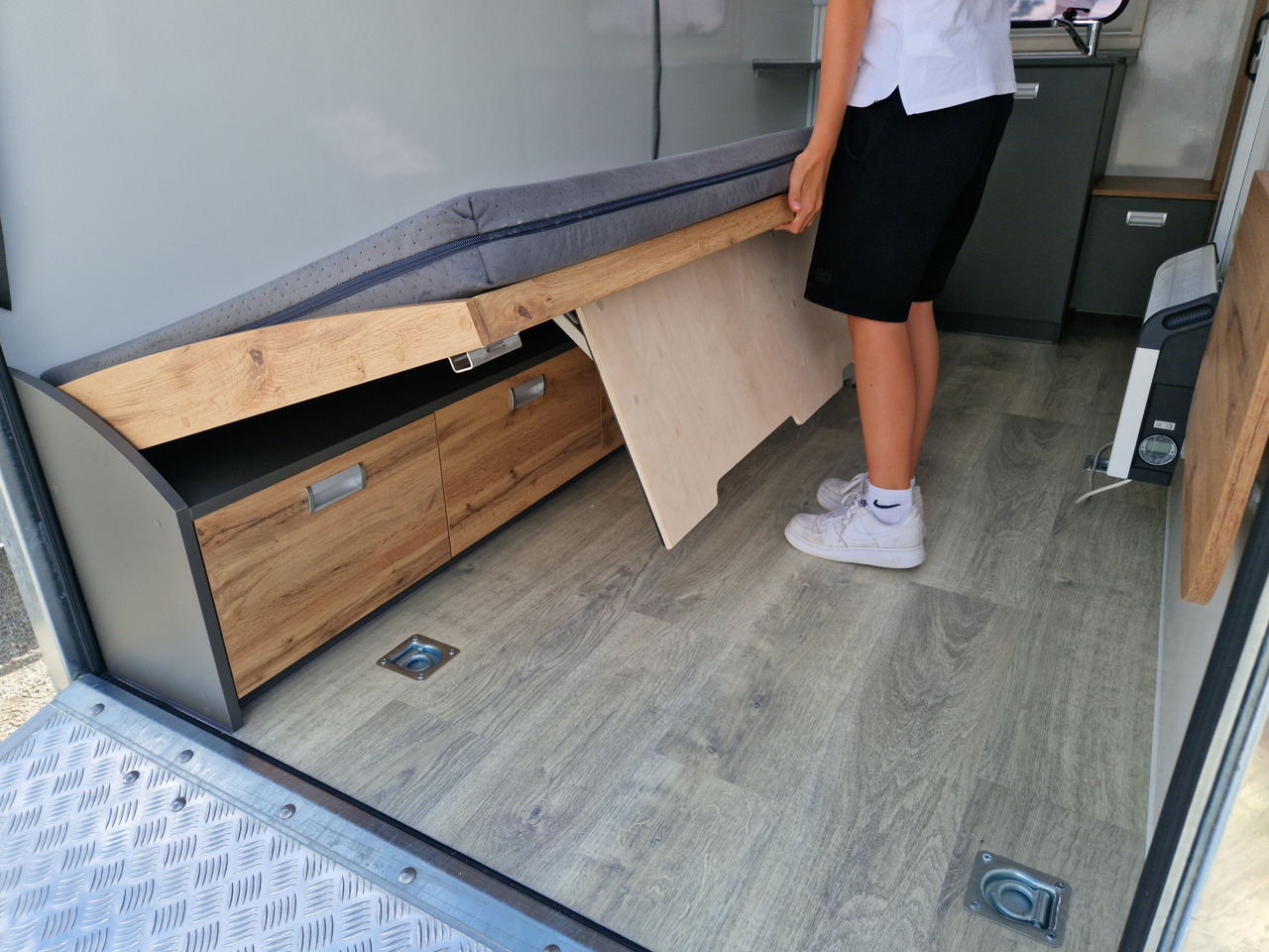 Caravan Koffer Camp TFS ST 320.01 320x150x180cm Premium Rampe Seitentür Fenster Bett 1300kg 100km/H: picture 7