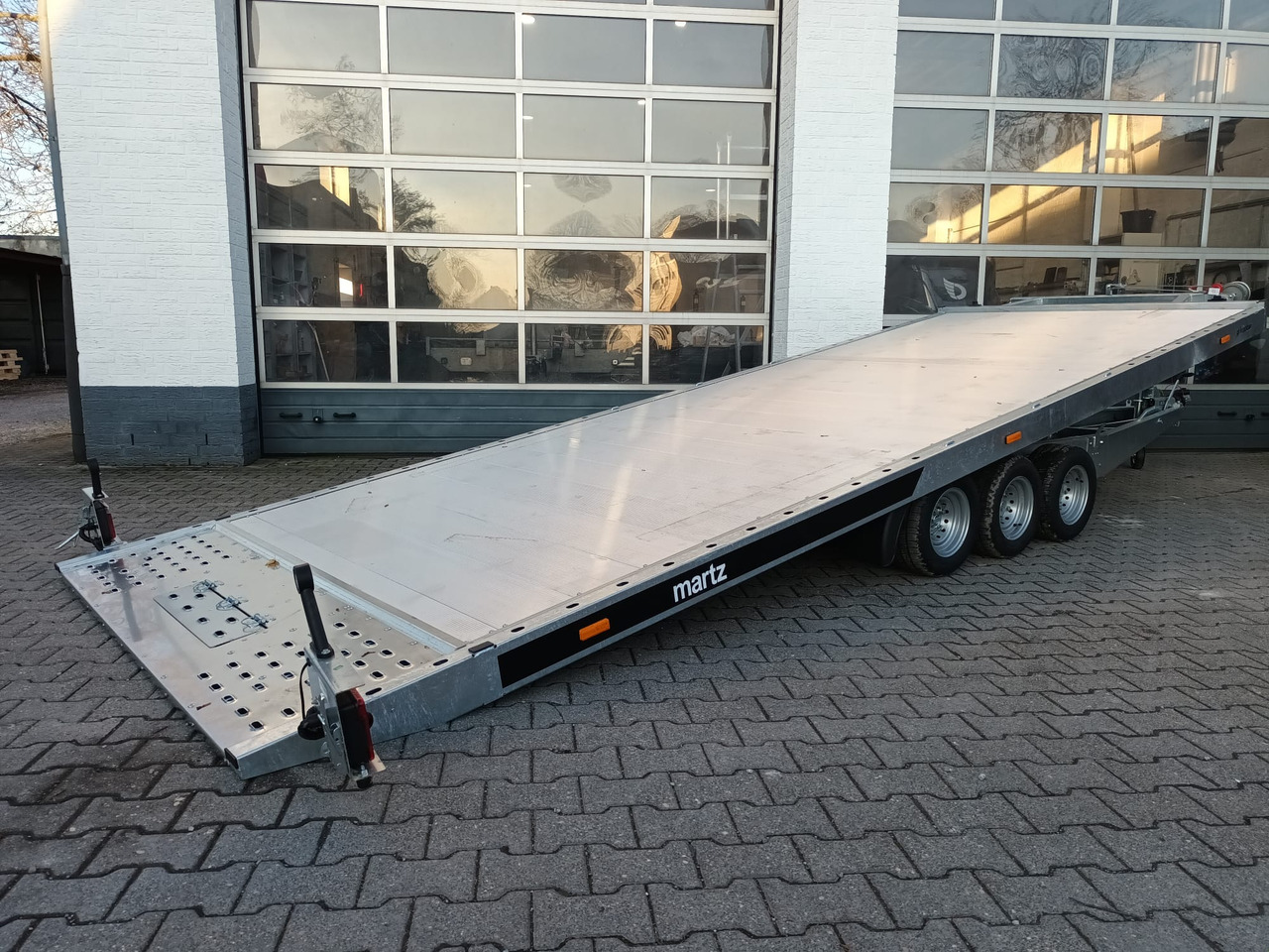 Martz Cartrailer GT KIPP 580/3 3,5T 580x215cm Profi Aluboden Winde Tridem 10" 3500kg 100 km/H - Autotransporter trailer: picture 1 Martz Cartrailer GT KIPP 580/3 3,5T 580x215cm Profi Aluboden Winde Tridem 10" 3500kg 100 km/H - Autotransporter trailer: picture 1