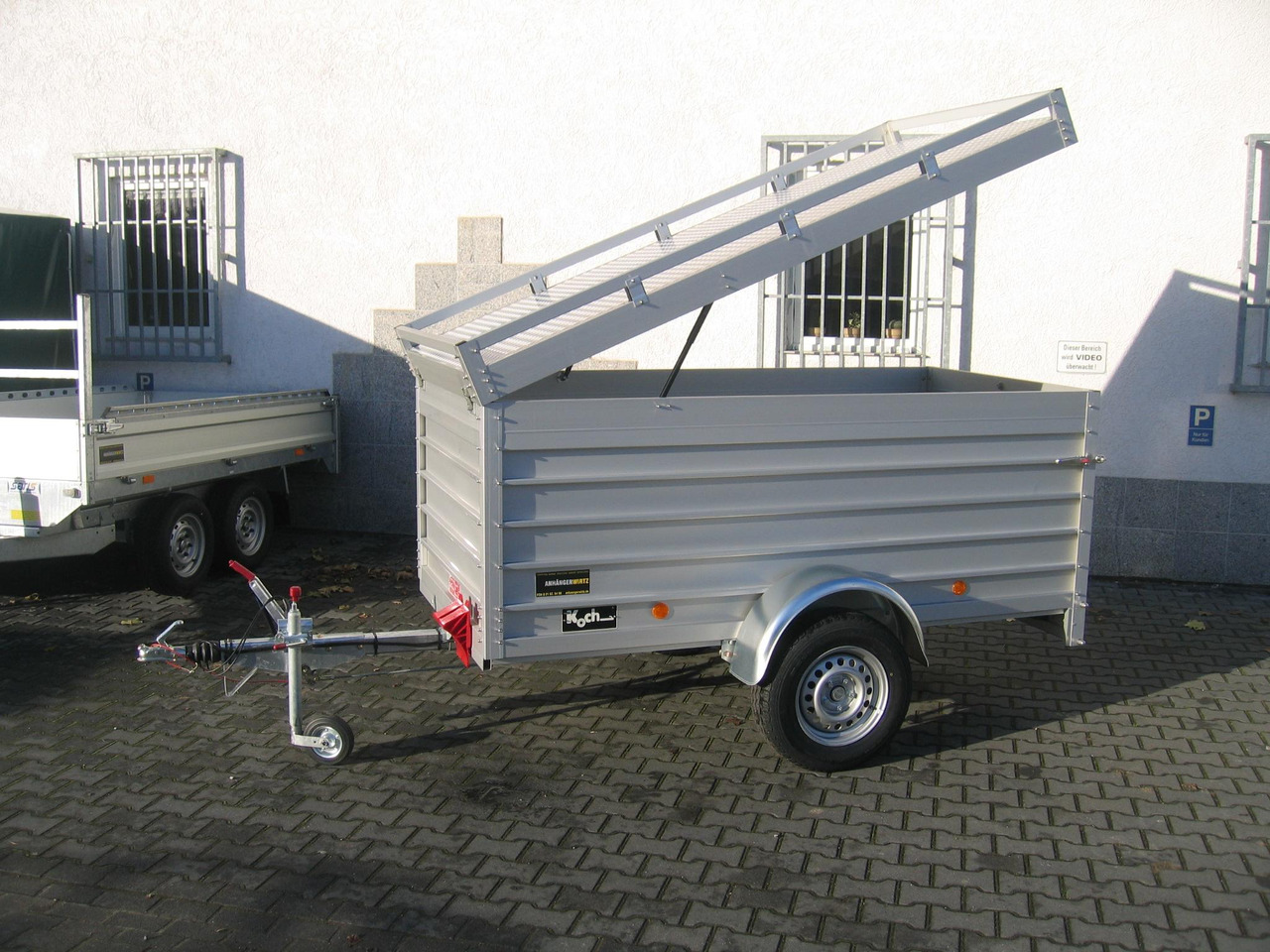 PKW Anhänger Koch Aluline 4.13 Deckel 250x125x95cm (S) 1300kg 100 km/H Aktion 2022 - Closed box trailer: picture 2 PKW Anhänger Koch Aluline 4.13 Deckel 250x125x95cm (S) 1300kg 100 km/H Aktion 2022 - Closed box trailer: picture 2