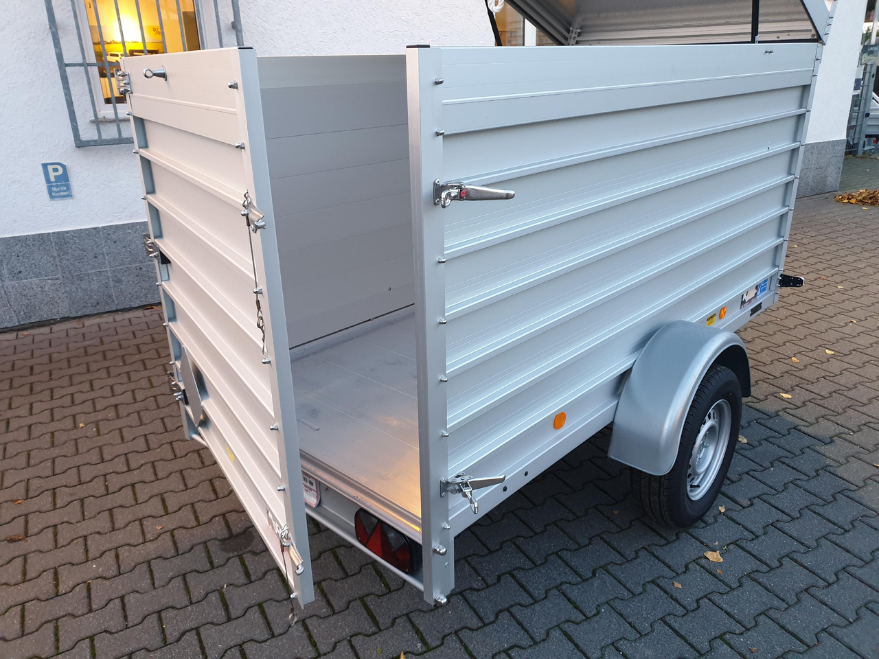 PKW Anhänger Koch Aluline 4.13 Deckel Hecktür Aluboden DV 250x125x125cm 1300kg 100 km/H Modell 23 - Closed box trailer: picture 5 PKW Anhänger Koch Aluline 4.13 Deckel Hecktür Aluboden DV 250x125x125cm 1300kg 100 km/H Modell 23 - Closed box trailer: picture 5