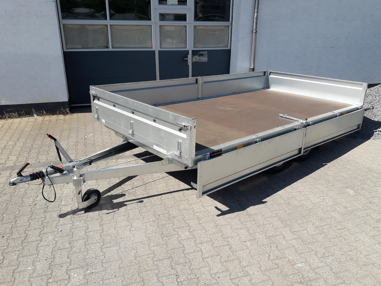 Pritschenanhänger Trailstar Nordica 420x215x40cm (XL) 2000kg Januar Online Aktion - Dropside/ Flatbed trailer: picture 3 Pritschenanhänger Trailstar Nordica 420x215x40cm (XL) 2000kg Januar Online Aktion - Dropside/ Flatbed trailer: picture 3