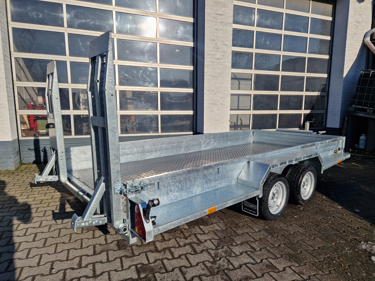 Saris Magnum MAXX 3500 406x182x30cm force one Rampen Schaufelablage 100km/H 3500kg Januar Aktion - Plant trailer: picture 2 Saris Magnum MAXX 3500 406x182x30cm force one Rampen Schaufelablage 100km/H 3500kg Januar Aktion - Plant trailer: picture 2