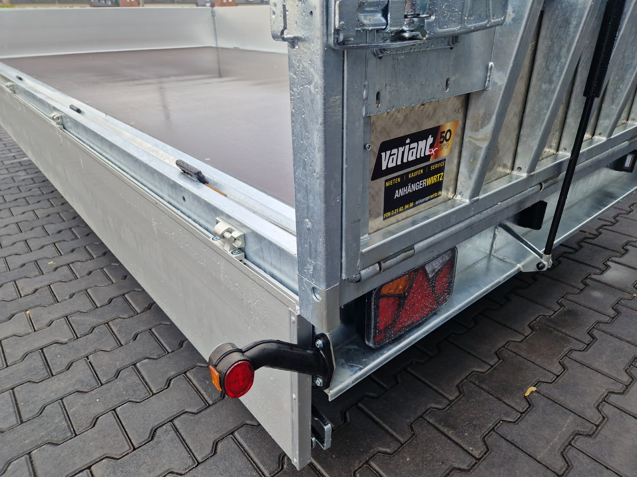 Variant Maschinentransporter 3553 UX Maxi LOAD blackline LED Tridem Parabel 3500kg - Plant trailer: picture 3 Variant Maschinentransporter 3553 UX Maxi LOAD blackline LED Tridem Parabel 3500kg - Plant trailer: picture 3