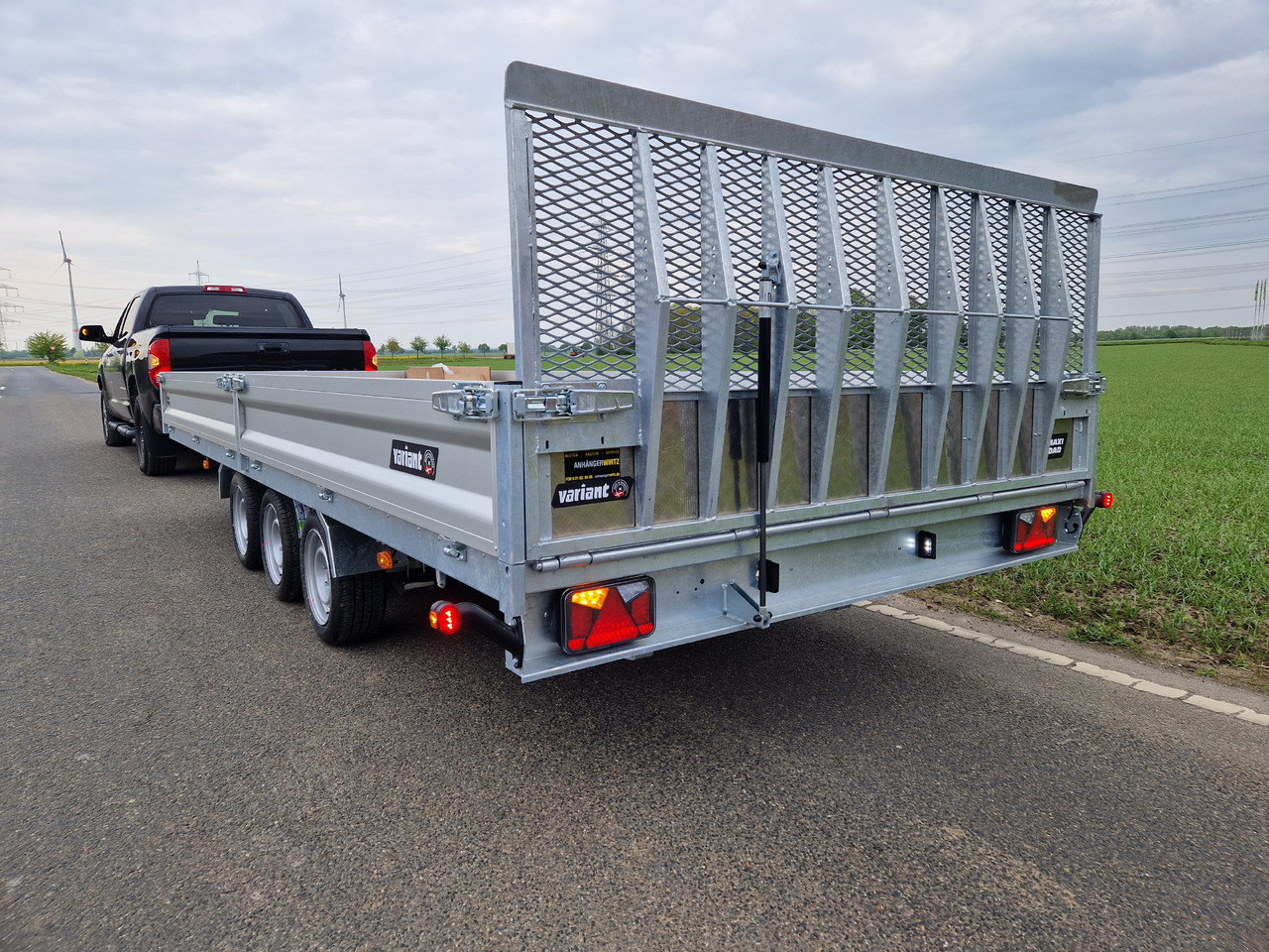 Variant Maschinentransporter 3553 UX Maxi Load LED Tridem Parabelfeder 3500kg Modell 2024 - Tipper trailer: picture 3 Variant Maschinentransporter 3553 UX Maxi Load LED Tridem Parabelfeder 3500kg Modell 2024 - Tipper trailer: picture 3