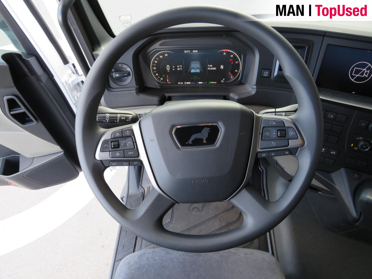 MAN TGX 18.520 4x2 LL SA ADR - Tractor unit: picture 5 MAN TGX 18.520 4x2 LL SA ADR - Tractor unit: picture 5