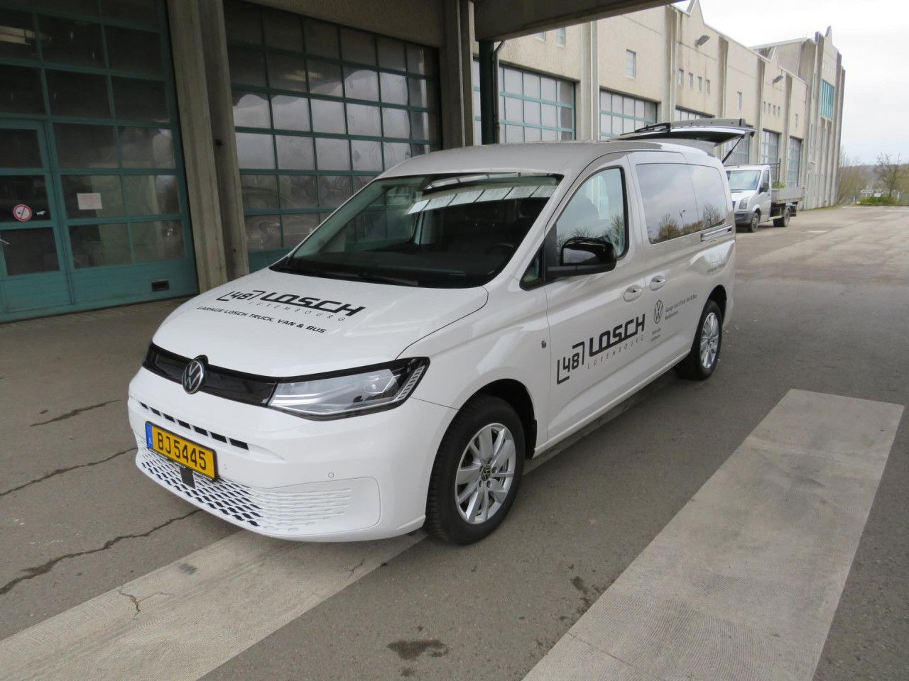 Volkswagen Caddy Maxi Kombi Rollstuhlumbau Taxirampe Navi - Car: picture 2 Volkswagen Caddy Maxi Kombi Rollstuhlumbau Taxirampe Navi - Car: picture 2