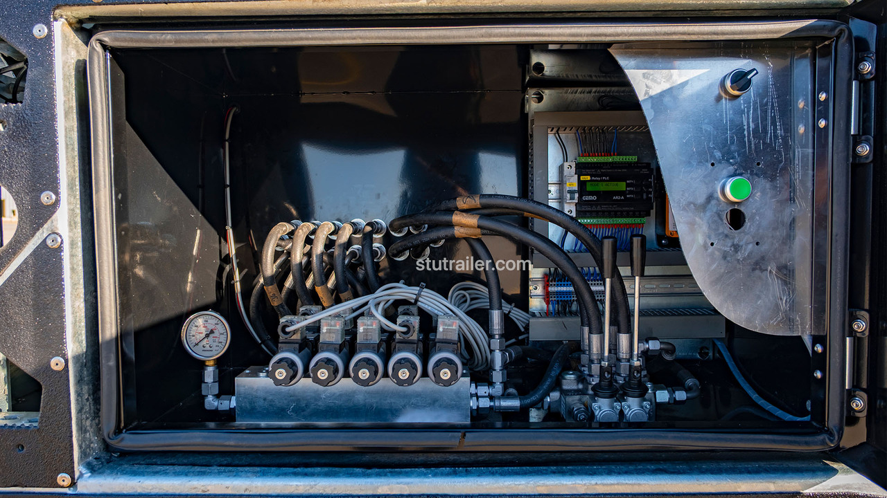 STU 4 Car Carrier Trailer / 2 Axle Car Carrier Trailer - Autotransporter semi-trailer: picture 4 STU 4 Car Carrier Trailer / 2 Axle Car Carrier Trailer - Autotransporter semi-trailer: picture 4