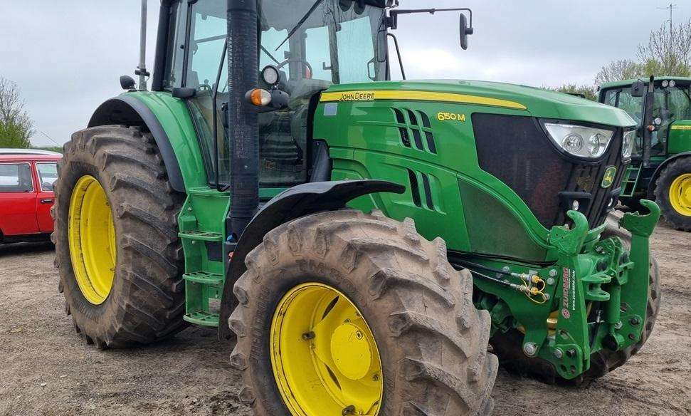 John Deere 6150M - Farm tractor: picture 3 John Deere 6150M - Farm tractor: picture 3