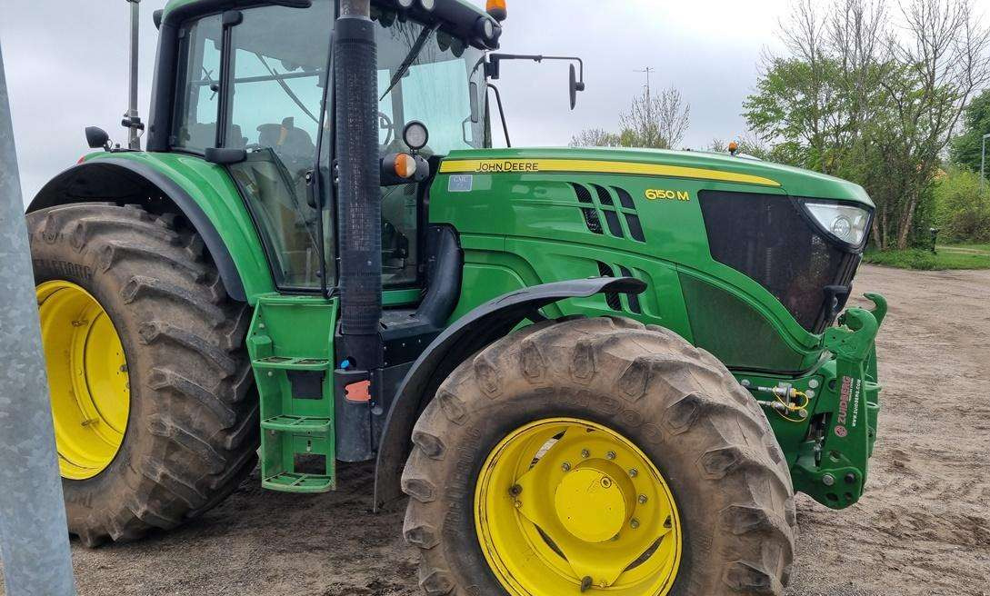 John Deere 6150M - Farm tractor: picture 4 John Deere 6150M - Farm tractor: picture 4