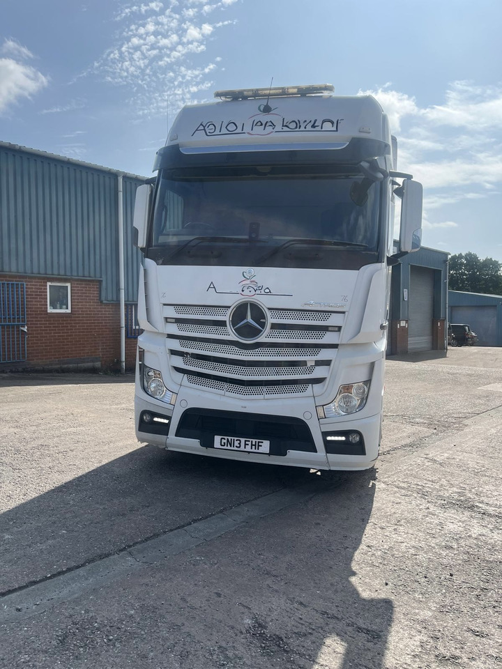 Mercedes Actros 2545 6x2 Tractor Unit - Tractor unit: picture 3 Mercedes Actros 2545 6x2 Tractor Unit - Tractor unit: picture 3