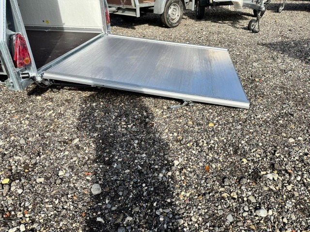 Closed box trailer Cheval Liberte Debon Fourgon Cargo 2 Poly + Türe Eisengrau 1300 kg, 100 km/h, 300x155x168cm: picture 10 Closed box trailer Cheval Liberte Debon Fourgon Cargo 2 Poly + Türe Eisengrau 1300 kg, 100 km/h, 300x155x168cm: picture 10