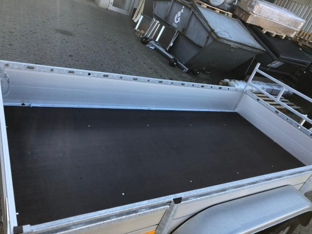 Car trailer Hapert Azure L-2 Tieflader 3030 x 1490 x 370 mm, ZG 2,7 to.: picture 6 Car trailer Hapert Azure L-2 Tieflader 3030 x 1490 x 370 mm, ZG 2,7 to.: picture 6