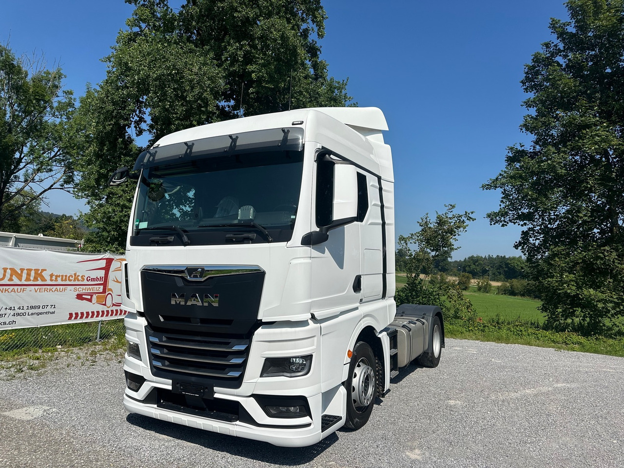 MAN TGX 18.470 4x2 Lowliner 2Tank LED - Tractor unit: picture 1 MAN TGX 18.470 4x2 Lowliner 2Tank LED - Tractor unit: picture 1