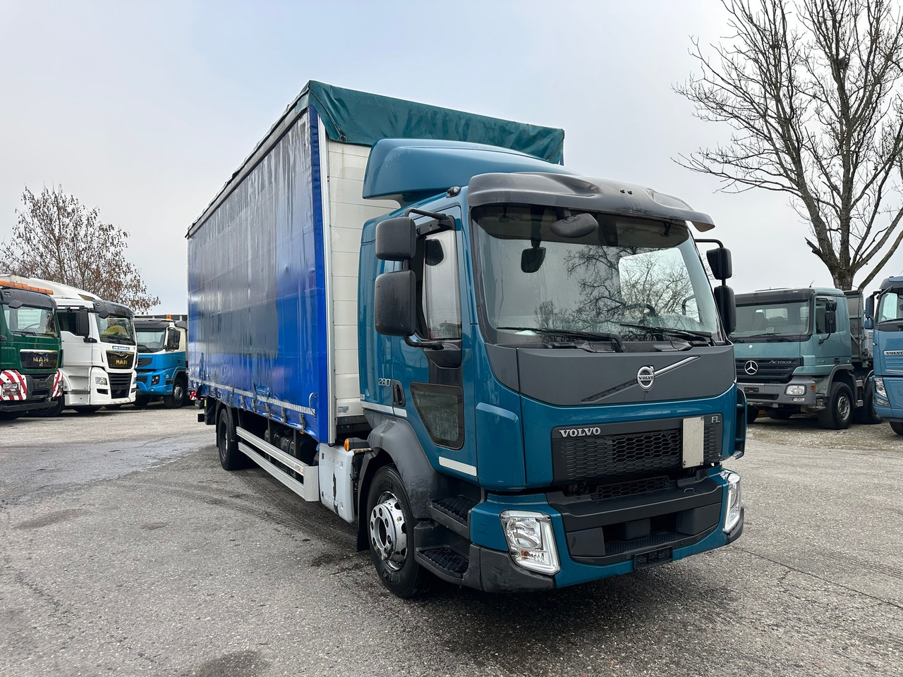 VOLVO FL 280 4x2 Hebebühne - Curtainsider truck: picture 5 VOLVO FL 280 4x2 Hebebühne - Curtainsider truck: picture 5