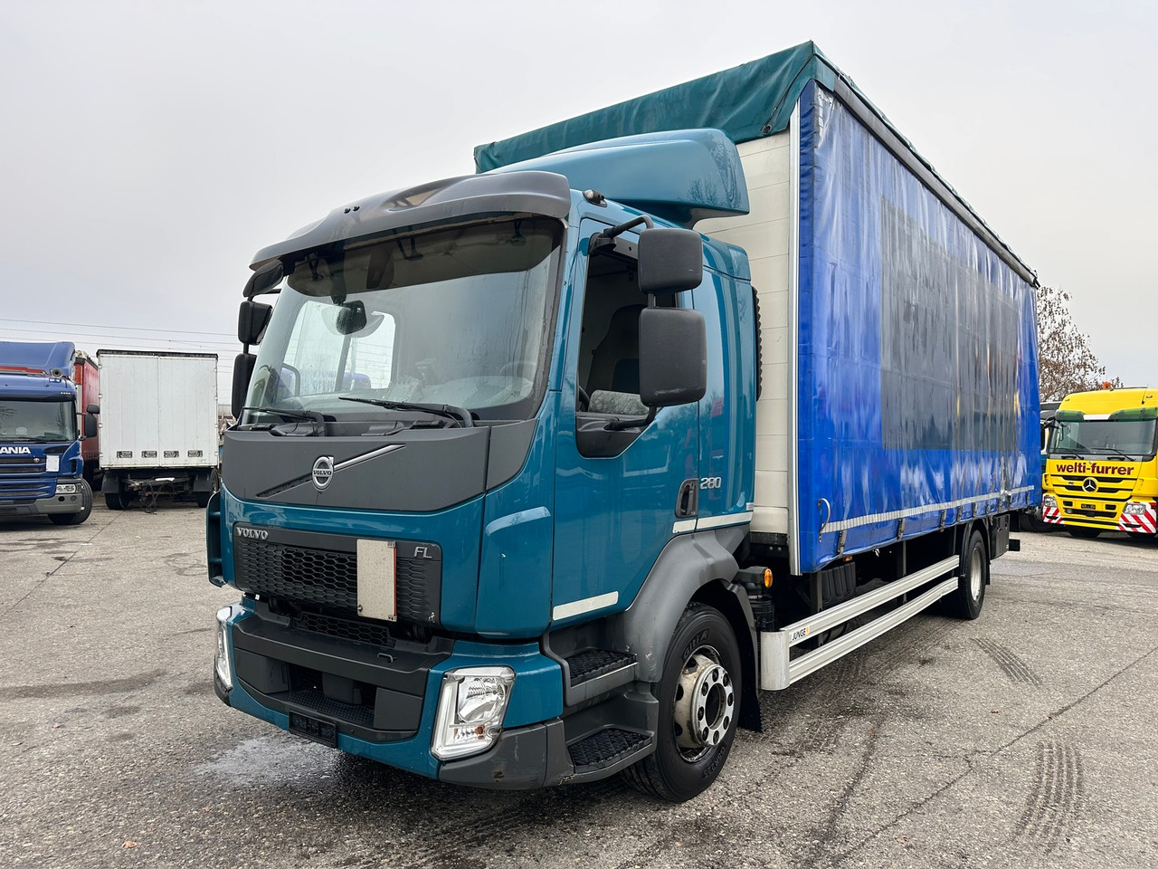 VOLVO FL 280 4x2 Hebebühne - Curtainsider truck: picture 1 VOLVO FL 280 4x2 Hebebühne - Curtainsider truck: picture 1