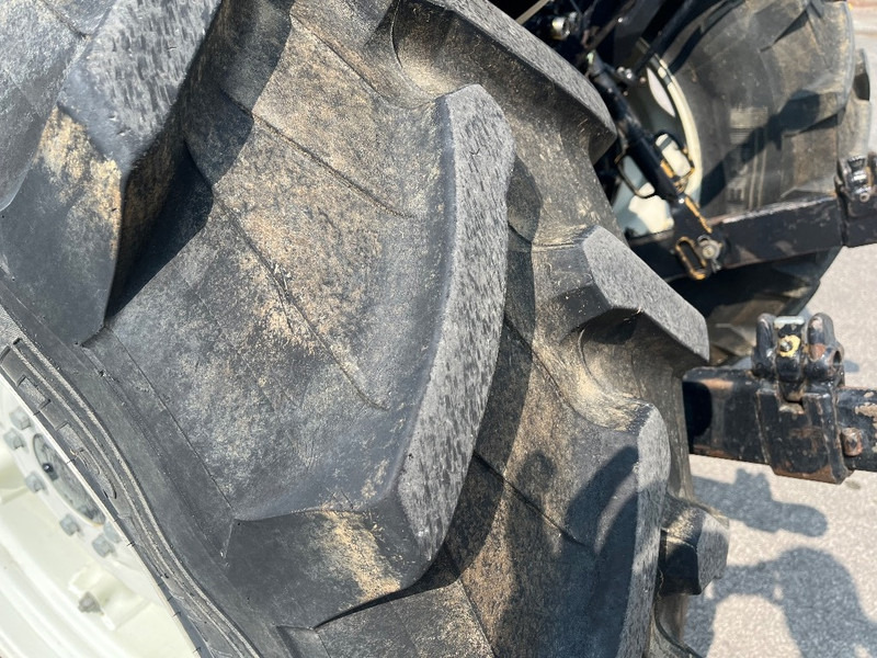 Farm tractor New Holland TD 90 D: picture 13