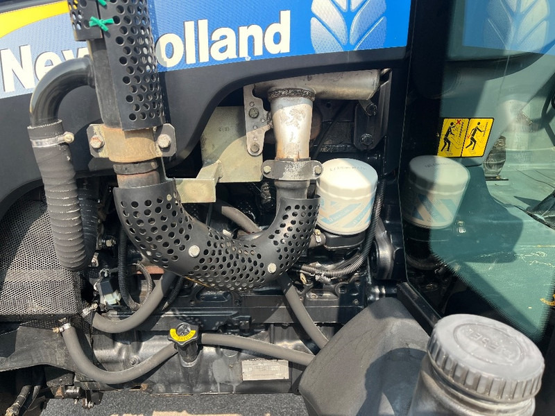 Farm tractor New Holland TD 90 D: picture 10