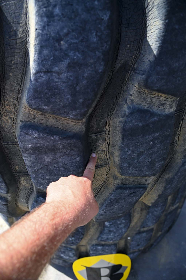 Leasing of Bridgestone tires 30/65R25 with rims Bridgestone tires 30/65R25 with rims: picture 12 Leasing of Bridgestone tires 30/65R25 with rims Bridgestone tires 30/65R25 with rims: picture 12