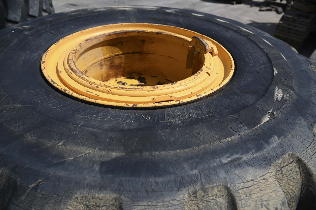 Leasing of Bridgestone tires 30/65R25 with rims Bridgestone tires 30/65R25 with rims: picture 15 Leasing of Bridgestone tires 30/65R25 with rims Bridgestone tires 30/65R25 with rims: picture 15