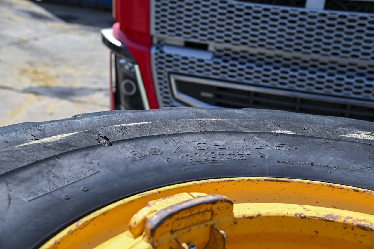 Leasing of Bridgestone tires 30/65R25 with rims Bridgestone tires 30/65R25 with rims: picture 19 Leasing of Bridgestone tires 30/65R25 with rims Bridgestone tires 30/65R25 with rims: picture 19