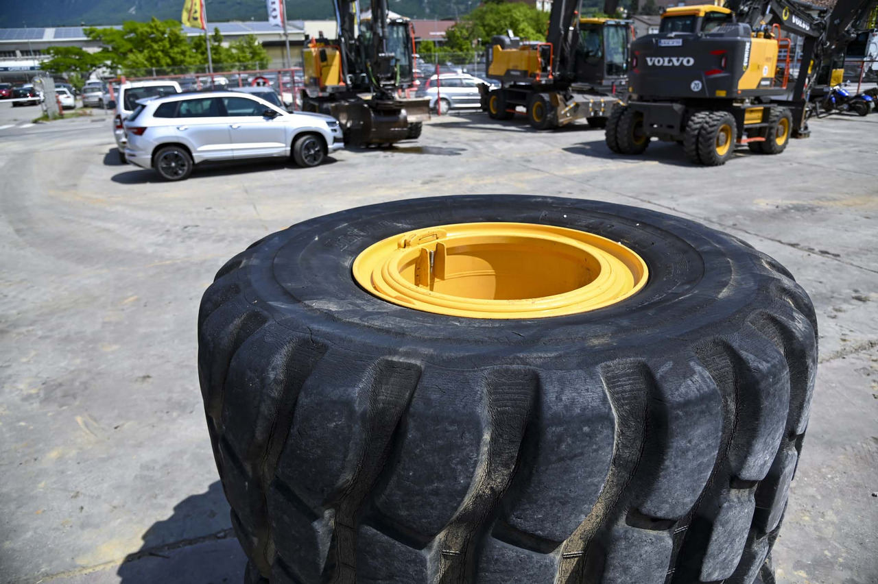 Leasing of Bridgestone tires 30/65R25 with rims Bridgestone tires 30/65R25 with rims: picture 17 Leasing of Bridgestone tires 30/65R25 with rims Bridgestone tires 30/65R25 with rims: picture 17